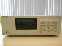 Keyence LC-2400 コントローラ（中古）