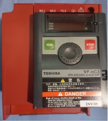東芝 VFNC3-2022P インバーター（中古）
