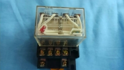 OMRON LY4N リレー 台付き(中古)