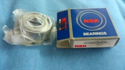 NSK 6200ZZAV2S ボールベアリング（中古）