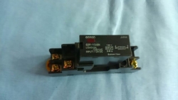 OMRON G3R-102SN リレー(中古)