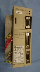 YASKAWA SGDA-04AP SERVO PACK（中古品）
