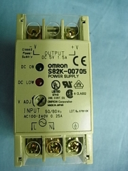 OMRON 直流安定化電源 S82K-00705 (中古品）