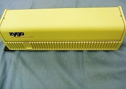 ZYGO　干渉計レーザー　MODEL: 7701C/E P/N: 6191-0460-05（中古品）