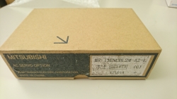 三菱　MR-J3ENCBL2M-A2-L エンコーダケーブル(新品）