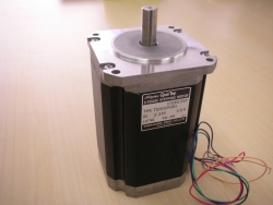 多摩川精機 ステッピングモーター TS3630N3E5 (中古品）