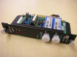 安川電機 OPT-IF CP320用 YPCW31015-1-1 (中古品）